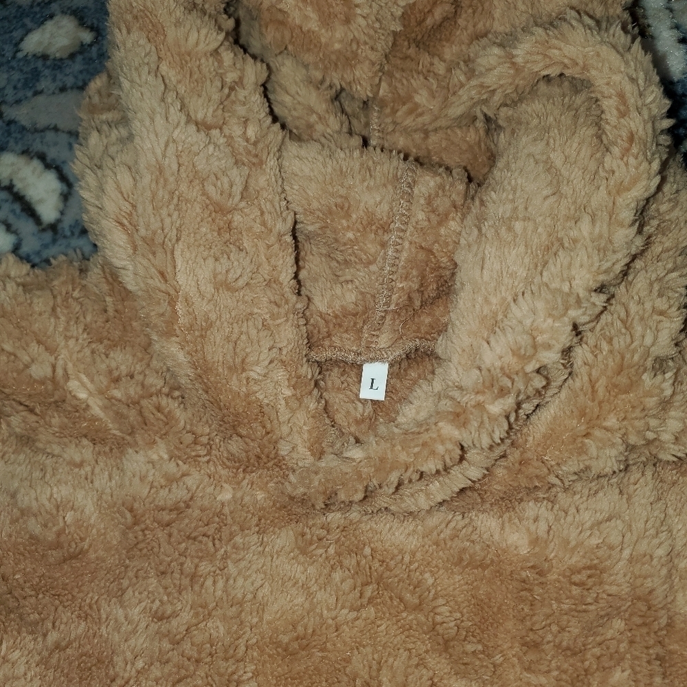 Super Soft Boutique Brand Hooded Sweatshirt - Picture 2 of 10